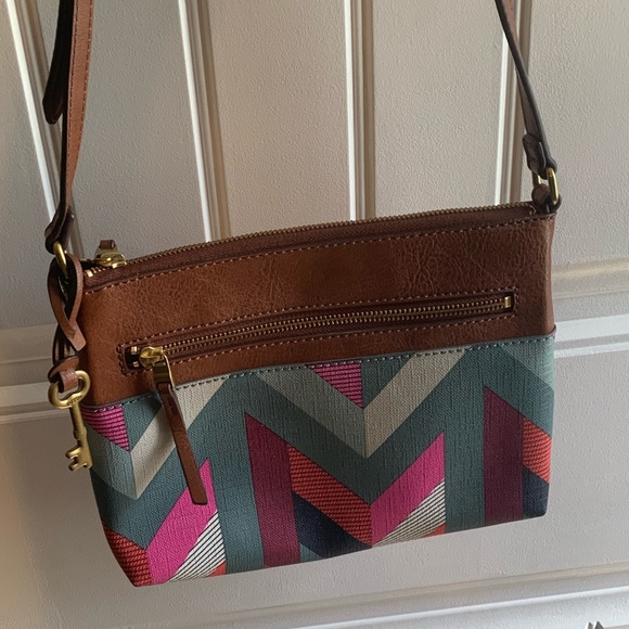 New FOSSIL crossbody purse - Picture 3 of 5